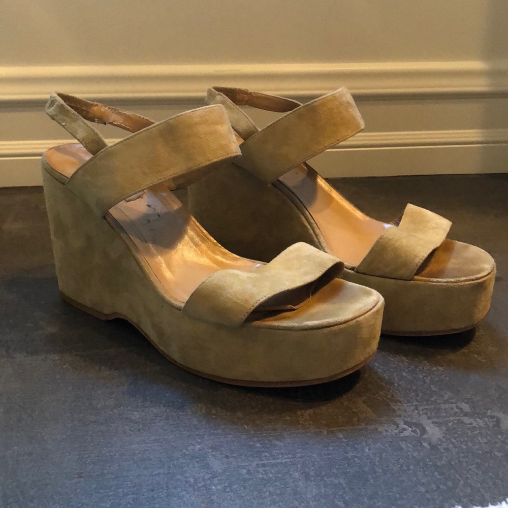 BCBG 90s Wedge SUPER CUTE
